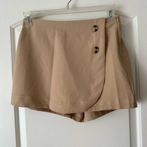 Beige skort- size medium